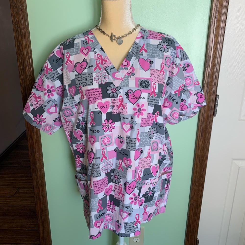 XL scrub set, top is Scrub HQ. Pants are Natural Uniforms